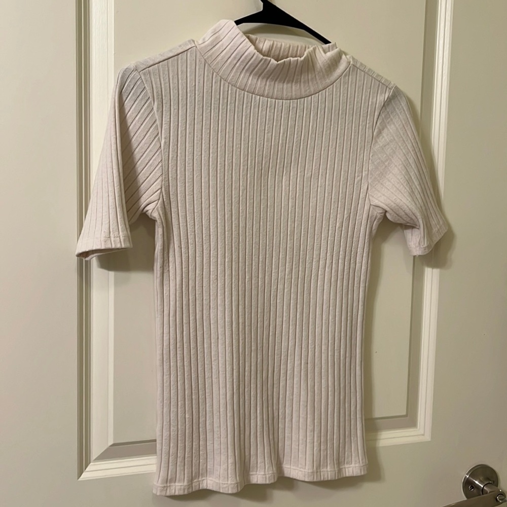 Short sleeve white ribbed turtle neck